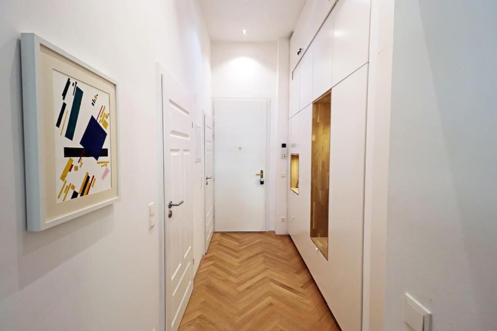 Center Apt In Best Area Near Park & Danube 20'To Airport Apartment Wien Ngoại thất bức ảnh